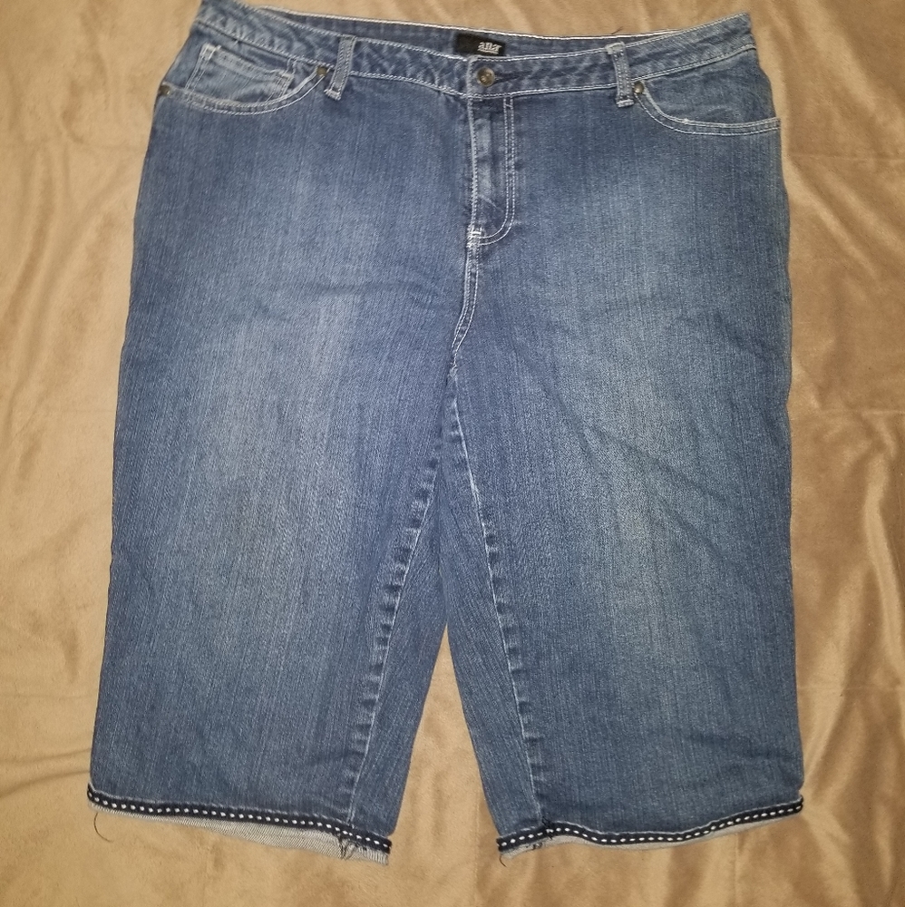 Capri pants